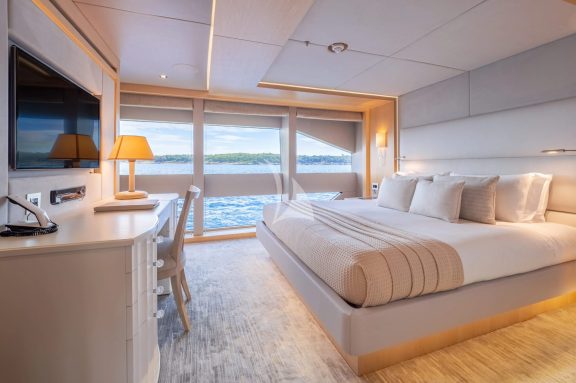 VIP cabin (starboard)
