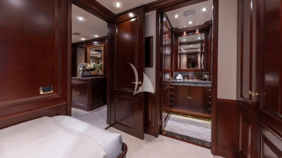 Twin cabin