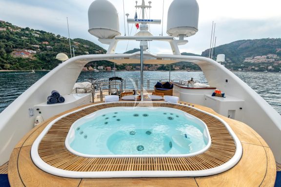 Sundeck Jaccuzzi