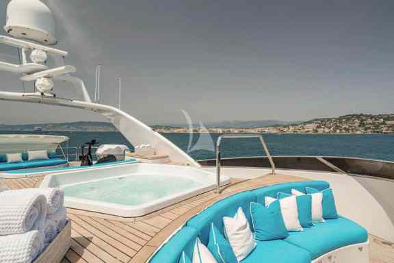 Sun deck jacuzzi