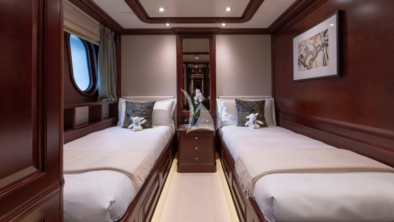 Twin cabin