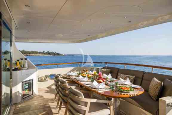 Main deck aft dining
