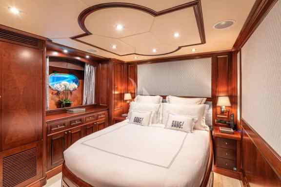 Double cabin forward portside