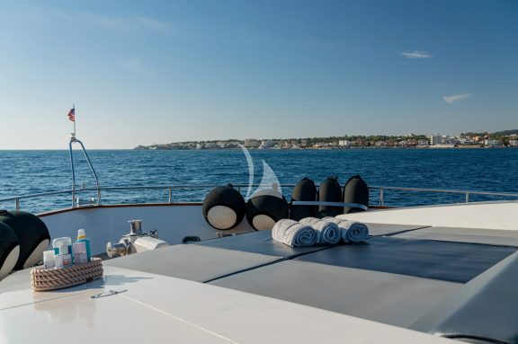 Image of WHITEHAVEN yacht #34