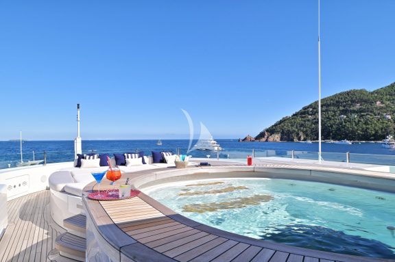Sun deck jacuzzi