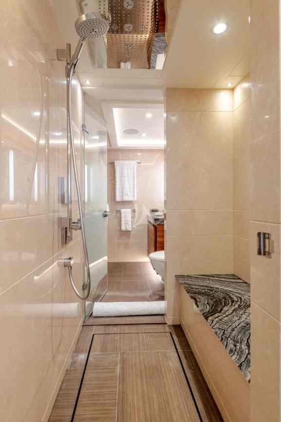 VIP - Large shower