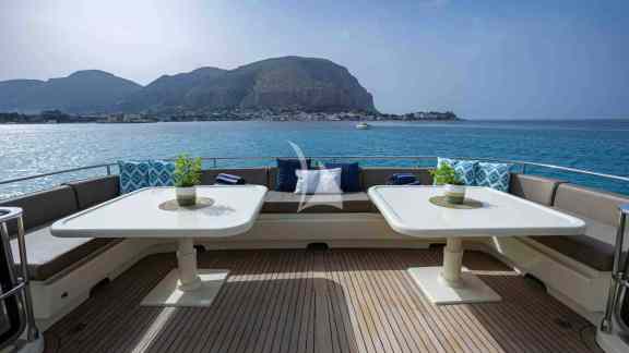 Fly Bridge Aft Table