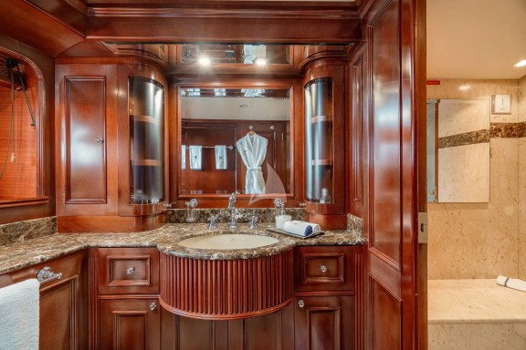 Master cabin en suite bathroom