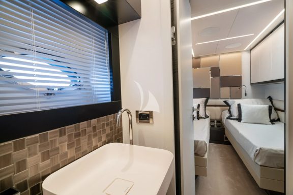 Image of SOPHIA yacht #29