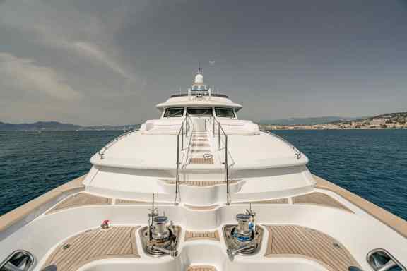 Bow area with sunpads
