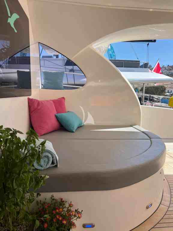 Image of SKYLARK yacht #38
