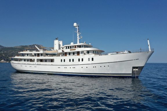 EXTERIOR 1
