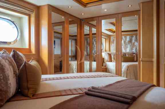 Double cabin