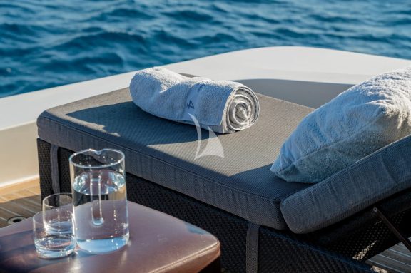 Image of WHITEHAVEN yacht #33