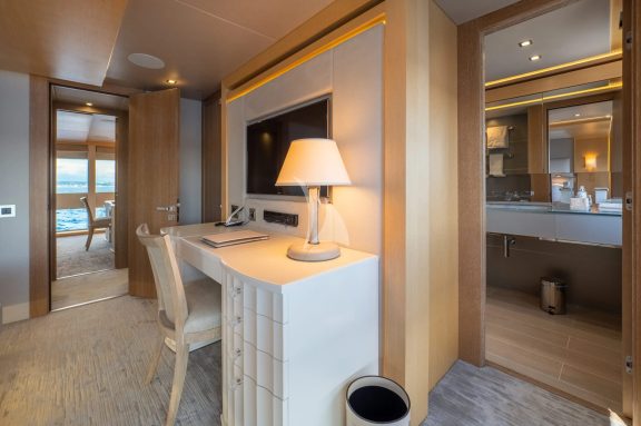VIP cabin (starboard)