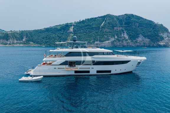 Image of DIANA II yacht #3