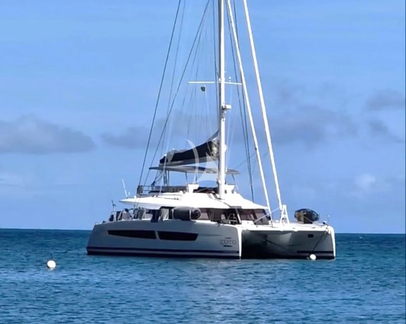 LOOMA - At anchor