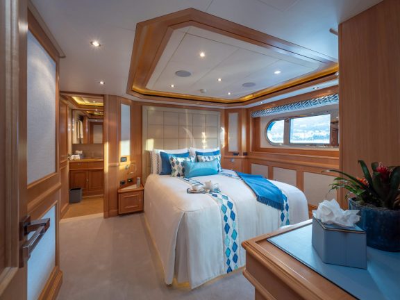 Double cabin