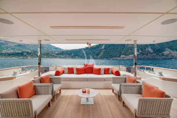Image of DIANA II yacht #44