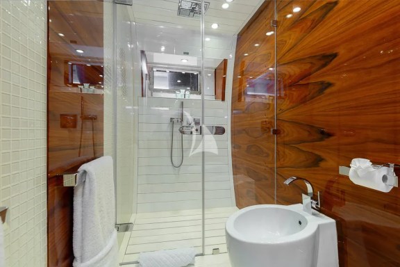 Guest cabin