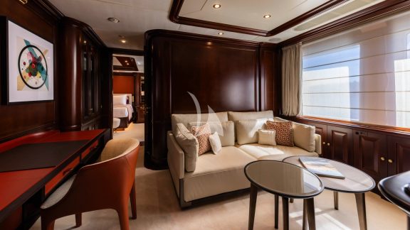 Master suite lounge / office