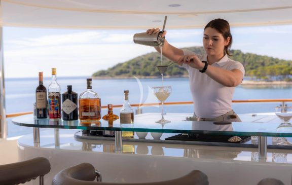 Sundeck bar