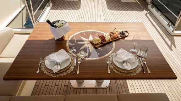 Flybridge Forward Table