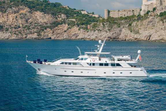 Image of NIGHTFLOWER yacht #3