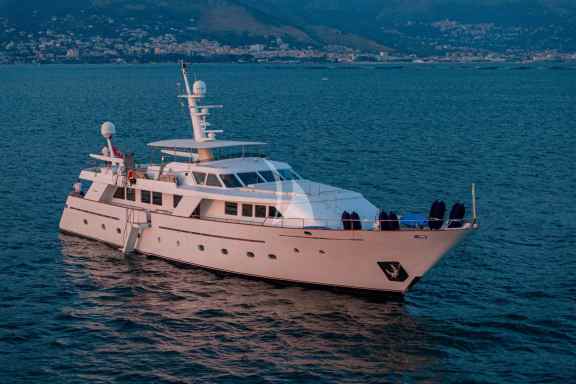 Image of NIGHTFLOWER yacht #16
