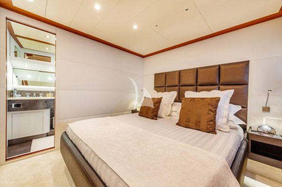 Image of WHITEHAVEN yacht #5