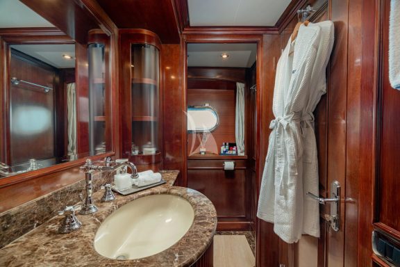 Master cabin en suite bathroom