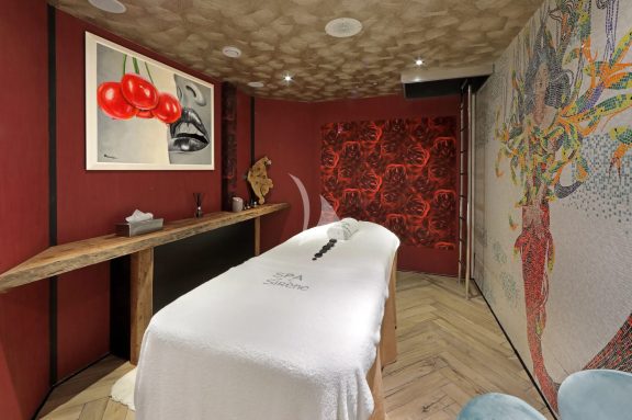 MASSAGE ROOM