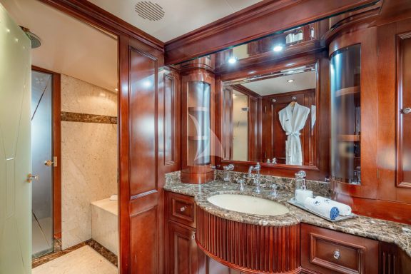 Master cabin en suite bathroom