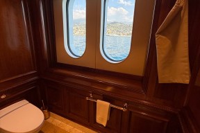 Real Yacht Image from Review