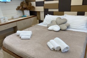 Real Yacht Image from Review