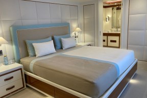 Real Yacht Image from Review