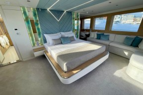 Real Yacht Image from Review