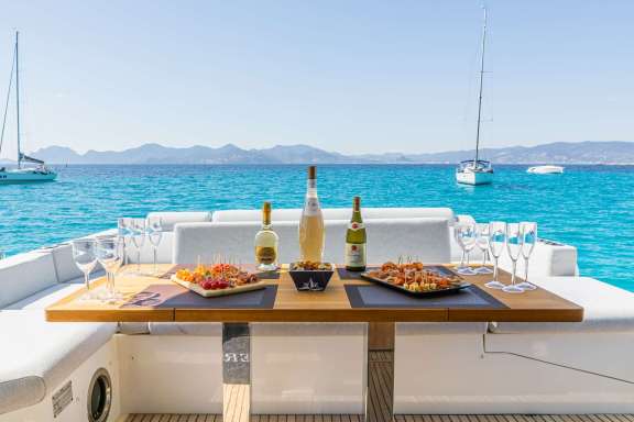 Image of Esperanza yacht #2