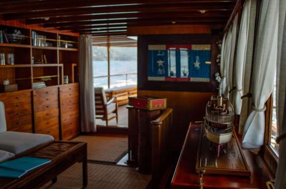 Image of OVER THE RAINBOW OF LONDON yacht #2