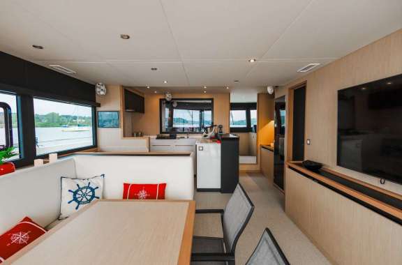 Image of L’INDECIS yacht #2