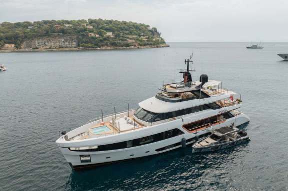 ALLURIA - At anchor (2025)