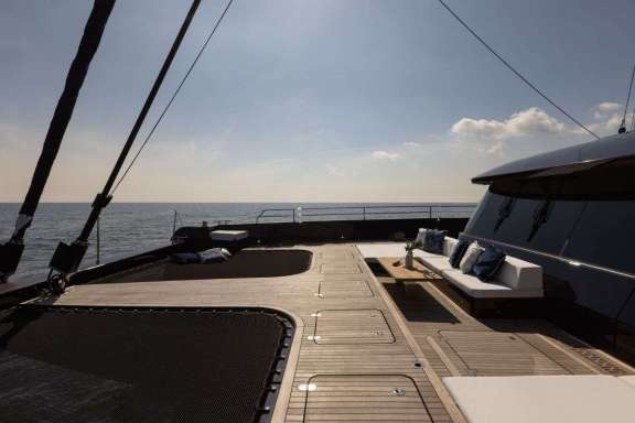 Bow & Foredeck