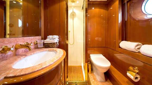 Image of REBECCA V yacht #9