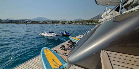 Image of TESNI yacht #18