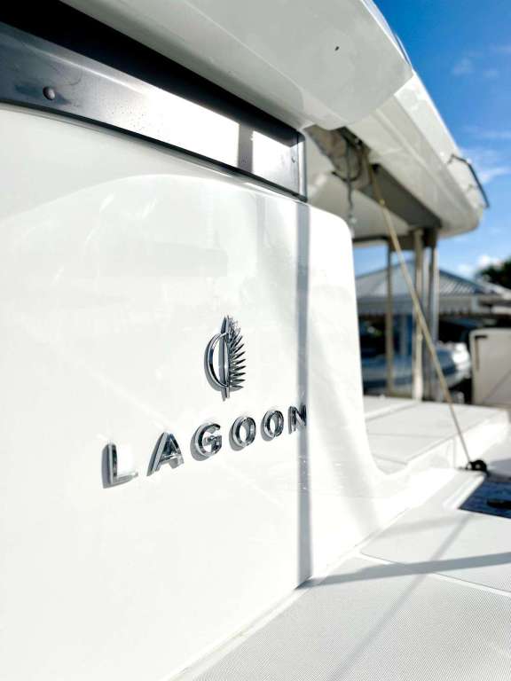 Image of Smiley yacht #10