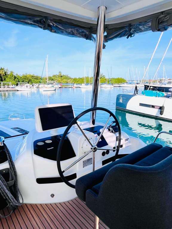 Image of Smiley yacht #5