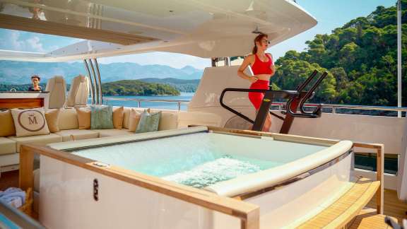 Image of MIRAGE IV yacht #12