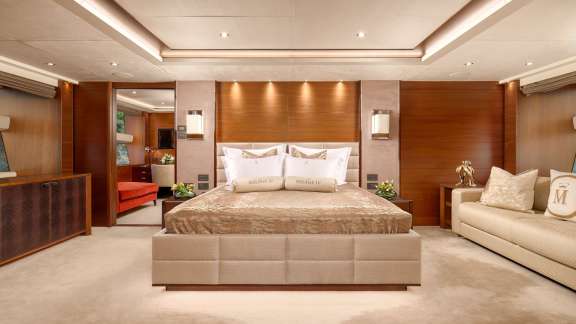 Image of MIRAGE IV yacht #17