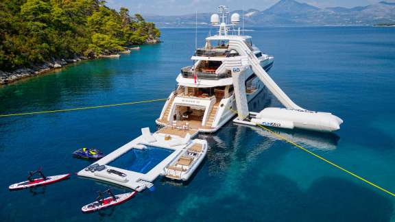 Image of MIRAGE IV yacht #4