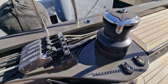 Image of YKNOT yacht #11